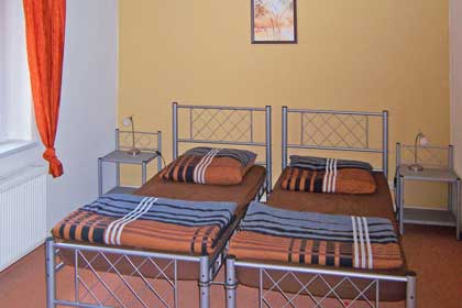 Schlafzimmer. Preiswerte Übernachtung Nähe Cottbus oder im Spreewald